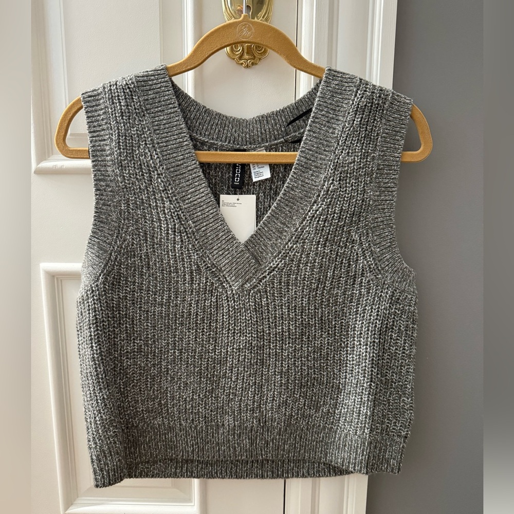 H&M Gray V-Neck Sweater
